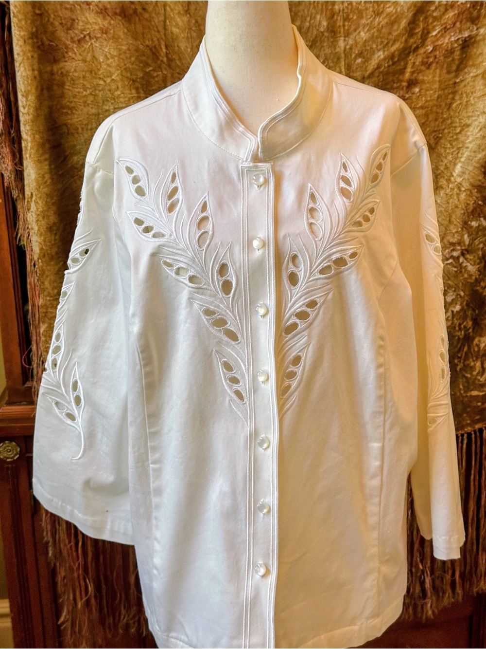 Bob Mackie White Embroidered Leaf Button-Front Jacket